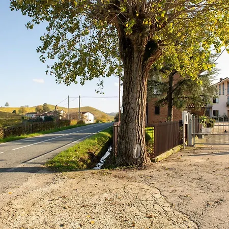 Casa Rubbo - In Collina 'monviso' Alba (Piedmont)